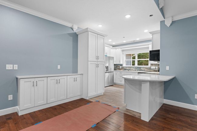 Living Room to Kitchen | Image 8