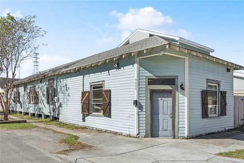 9000 Green St, New Orleans, LA, 70118-1438 | Card Image