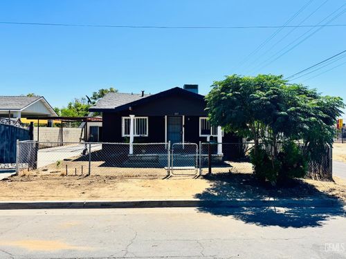 1315 Robinson St, Bakersfield, CA, 93305-4632 | Card Image