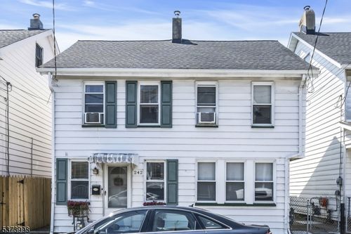 242 Chambers St, Phillipsburg, NJ, 08865-2914 | Card Image