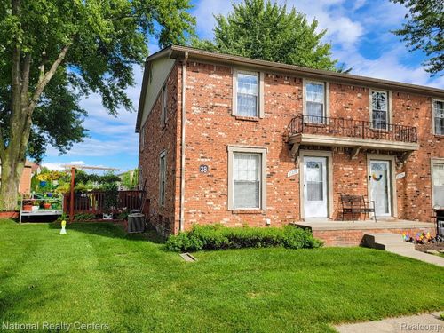 35276 Terrybrook Dr, Sterling Heights, MI, 48312-3604 | Card Image