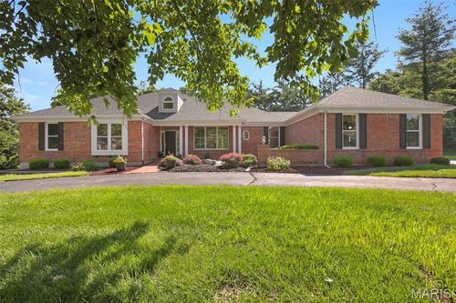 17134 Surrey View Dr, Chesterfield, MO, 63005-4458 | Card Image