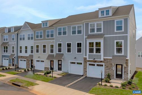 5001 Dunnagan Dr, CROZET, VA, 22932-9408 | Card Image