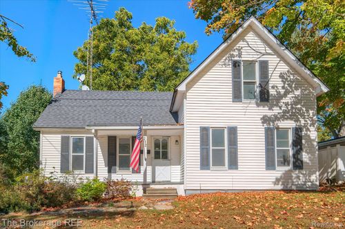 212 W Henry St, Flushing, MI, 48433-1549 | Card Image