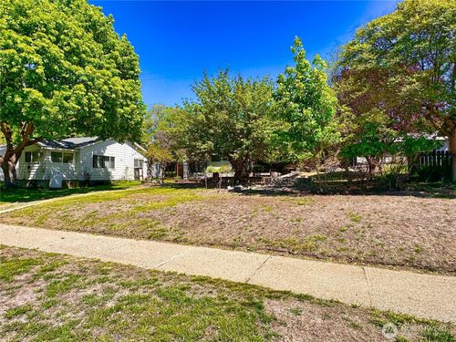 605 Aspen St, Coulee Dam, WA, 99116-1314 | Card Image