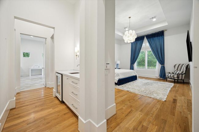 E - 22 E Shady Ln, House other with 5 bedrooms, 5 bathrooms and 3 parking in Houston TX | Image 22