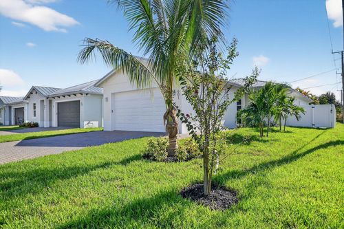 601 N Loxahatchee Dr, Jupiter, FL, 33458-5043 | Card Image