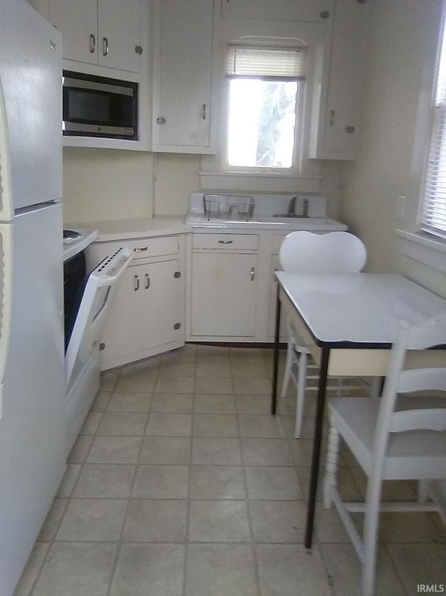 301 W Jackson Blvd, Home with 6 bedrooms, 3 bathrooms and null parking in Elkhart IN | Image 10