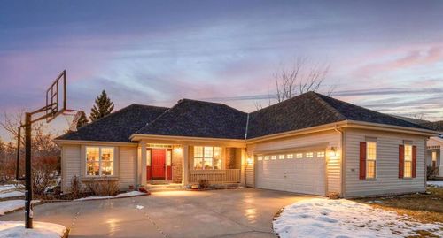 3838 E Stargrass Ln, Oak Creek, WI, 53154-6631 | Card Image