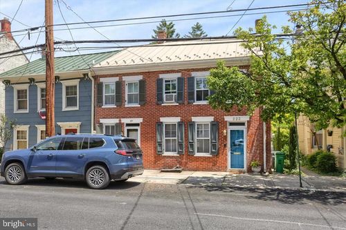 223 S Pitt St, CARLISLE, PA, 17013-3815 | Card Image