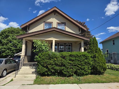 913 S 21st St, Manitowoc, WI, 54220-4945 | Card Image