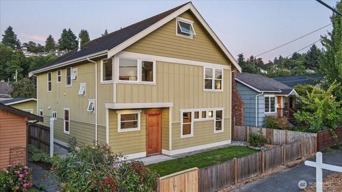 2534 57th Ave Sw, Seattle, WA, 98116-2224 | Card Image
