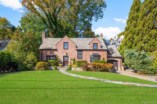 4 Lafayette Rd, Larchmont, NY, 10538-1940 | Card Image