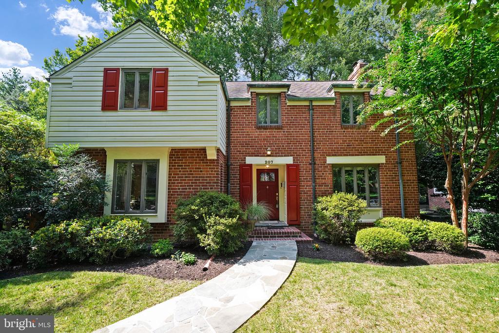 Buxton Rd, Falls Church, VA 22046