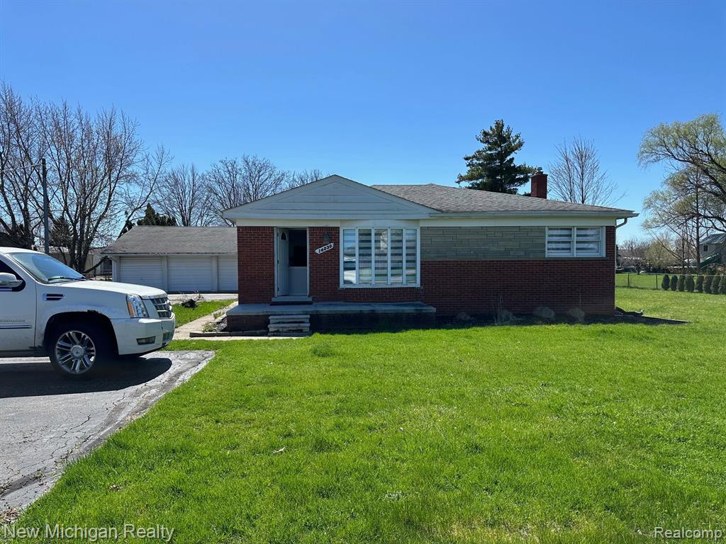 21 Mile Rd, Macomb, MI 48044 #1