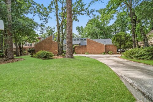 17 Greenridge Forest Dr, The Woodlands, TX, 77381-2627 | Card Image