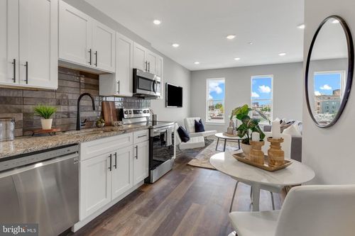 301-1924 N Front St, PHILADELPHIA, PA, 19122-2405 | Card Image