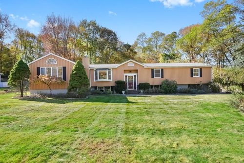 34 Merrimac Dr, Trumbull, CT, 06611-1726 | Card Image