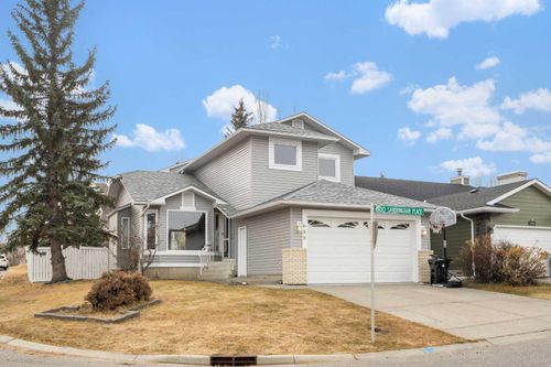 650 Sandringham Pl Nw, Calgary, AB, T3K3V7 | Card Image