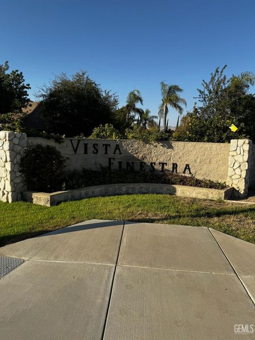 12103 Vista Montana Dr, Bakersfield, CA, 93306-9658 | Card Image