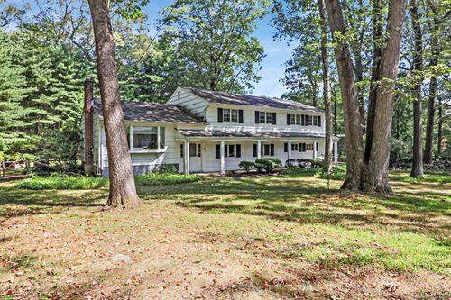 8 Live Oak Rd, Norwalk, CT, 06851-1209 | Card Image