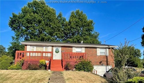 207 Edgewood Cir, Ripley, WV, 25271-1619 | Card Image