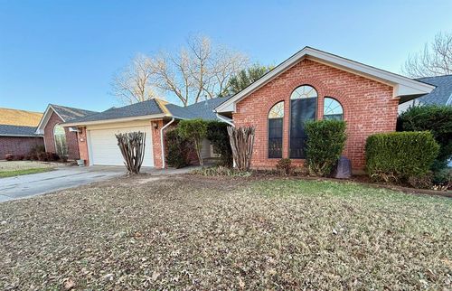 405 Edwards Dr, Norman, OK, 73072-3830 | Card Image