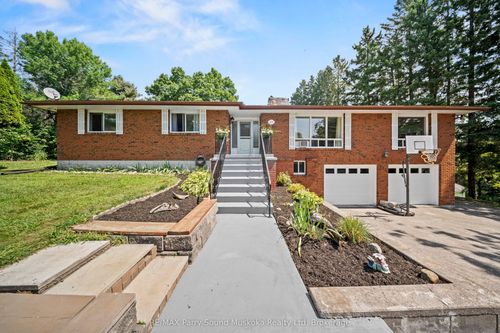 113 North Rd, Mcdougall, ON, P2A2W9 | Card Image