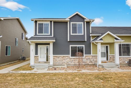 561 10th St, Waukee, IA, 50263-6608 | Card Image