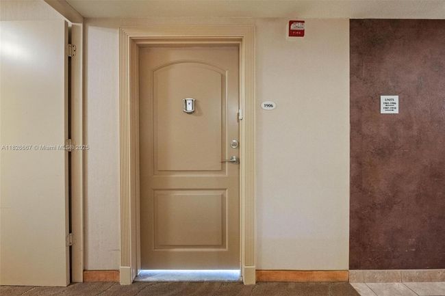 APT-1906 - 3675 N Country Club Dr, Condo with 2 bedrooms, 2 bathrooms and null parking in Aventura FL | Image 4