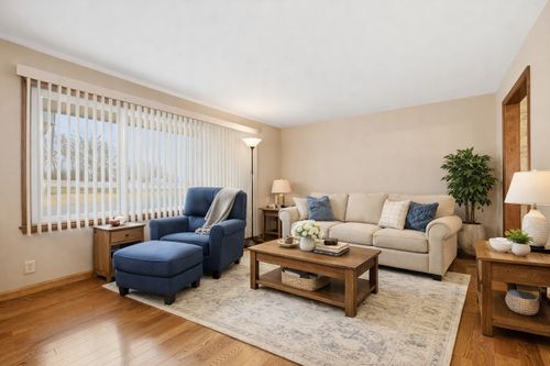 28007 Brickville Rd, Sycamore, IL, 60178-8114 | Card Image