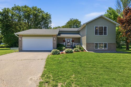 971 Lacy Ct, Belle Plaine, MN, 56011-2177 | Card Image