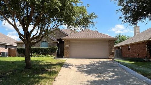 5823 Sunny Meadow Ln, Grand Prairie, TX, 75052-8783 | Card Image