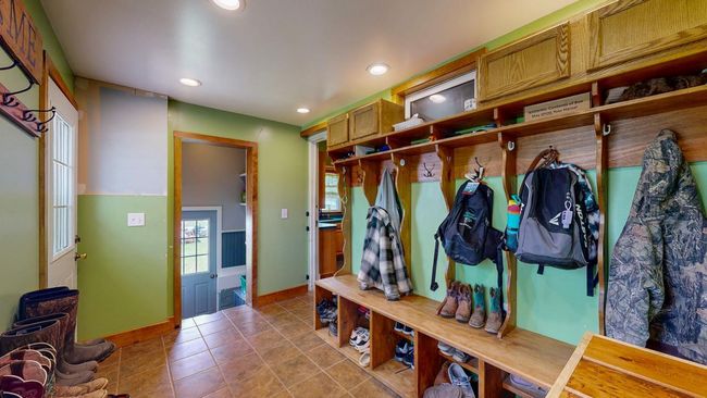Back Entryway | Image 18