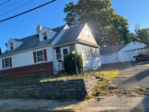 54 Clauss St, Carteret, NJ, 07008-1516 | Card Image