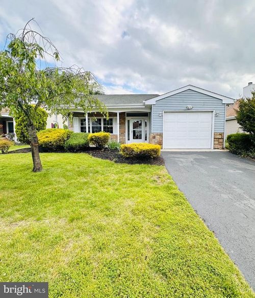 10 Dartmoor Pl, Southampton, NJ, 08088-1112 | Card Image