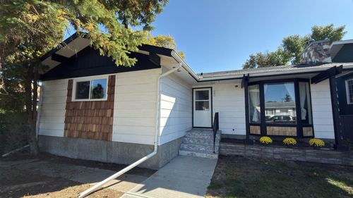 307 6 Ave W, Hanna, AB, T0J0B0 | Card Image