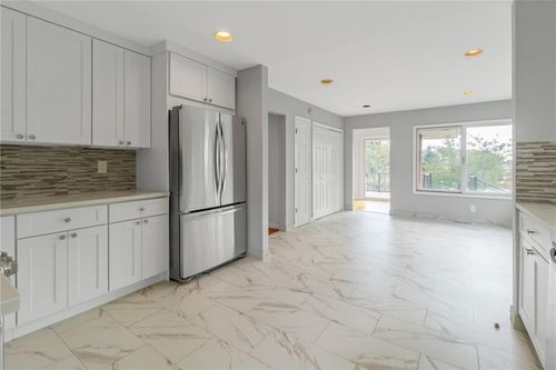 13 Dock Pathway, New Rochelle, NY, 10801-5307 | Card Image