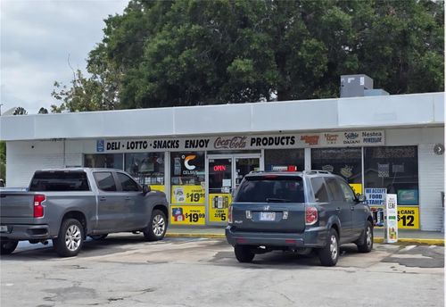 5227 Gulfport Blvd S, GULFPORT, FL, 33707-4945 | Card Image