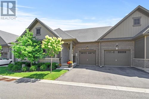 24 Cosmopolitan Common, St Catharines, ON, L2M0B8 | Card Image