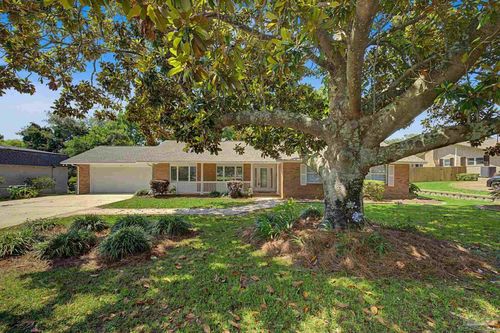 204 Nandina Rd, Gulf Breeze, FL, 32561-4610 | Card Image