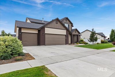 2023 Pine Creek Dr., House other with 5 bedrooms, 3 bathrooms and 4 parking in Nampa ID | Image 2