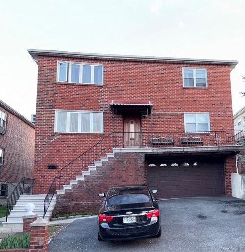 60 Veltri Ln, Yonkers, NY, 10704-2166 | Card Image