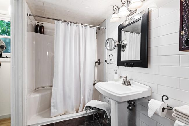 2470 North End Rd, House other with 3 bedrooms, 5 bathrooms and 8 parking in Salt Spring BC | Image 27