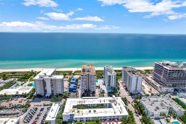 PHH - 9225 Collins Ave, Condo with 3 bedrooms, 3 bathrooms and null parking in Surfside FL | Image 45