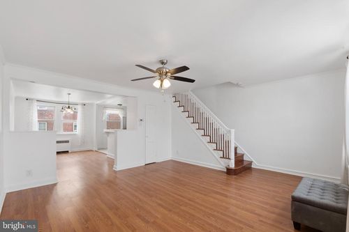 559 E Comly St, PHILADELPHIA, PA, 19120-1228 | Card Image