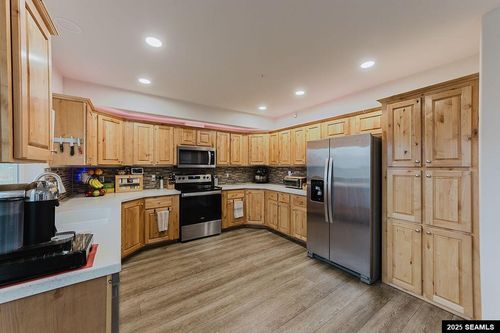 unit-d-9090 Cinema Dr, Juneau, AK, 99801-9662 | Card Image