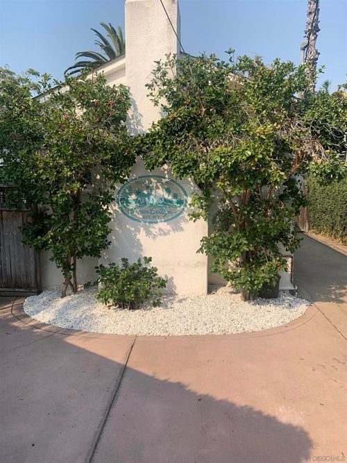 7855 Exchange Pl, La Jolla, CA, 92037-3704 | Card Image