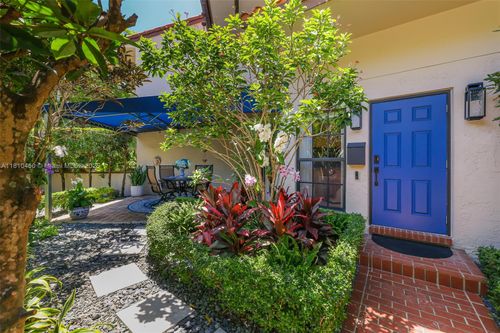 725 Biltmore Ct, Coral Gables, FL, 33134-5677 | Card Image