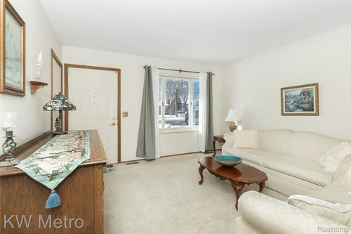 1350 Whitney Rd, Waterford, MI, 48328-1164 | Card Image